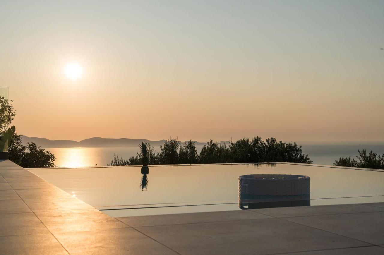 Villa Ekphrasis With Sea View And Jacuzzi Ravdhoukha Exterior photo